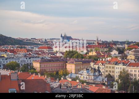 Vista autunnale del centro di Praga da Vysehrad, Repubblica Ceca Foto Stock