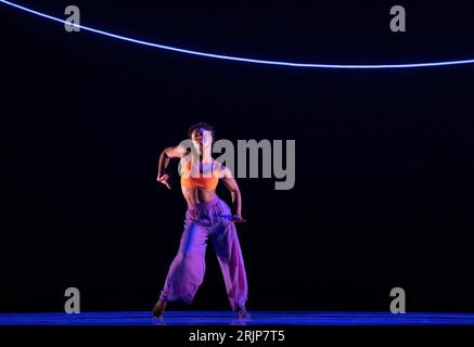 Ashley Kaylynn Green, della principale compagnia di danza contemporanea Alvin Ailey American Dance Theater, esegue un estratto della prima britannica di "Are You in Your Feelings?" Al Festival Theatre durante il Festival Internazionale di Edimburgo. Data foto: Mercoledì 23 agosto 2023. Foto Stock