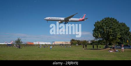 Heathrow, Londra, Regno Unito. 23 agosto 2023. Arrivi di aeromobili all'aeroporto di Londra Heathrow nell'estate 2023 Foto Stock