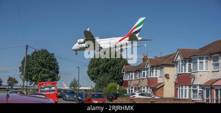 Heathrow, Londra, Regno Unito. 23 agosto 2023. Arrivi di aeromobili all'aeroporto di Londra Heathrow nell'estate 2023 Foto Stock