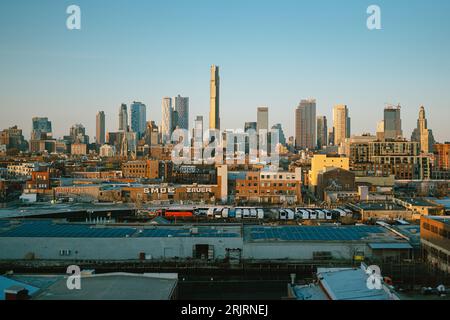 Vista dello skyline dalla Smith-9th Streets Station di Brooklyn, New York City Foto Stock