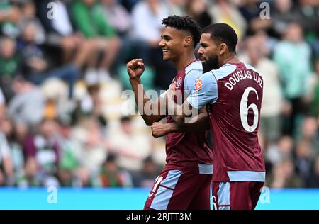 Edimburgo, Regno Unito. 23 agosto 2023. Ollie Watkins dell'Aston Villa segna il primo gol durante la partita di qualificazione alla UEFA Europa Conference League a Easter Road, Edimburgo. Il credito fotografico dovrebbe leggere: Neil Hanna/Sportimage Credit: Sportimage Ltd/Alamy Live News Foto Stock