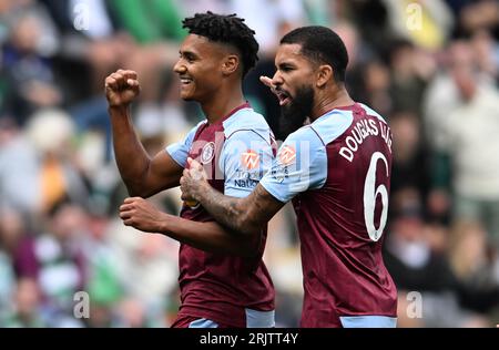 Edimburgo, Regno Unito. 23 agosto 2023. Ollie Watkins dell'Aston Villa segna il primo gol durante la partita di qualificazione alla UEFA Europa Conference League a Easter Road, Edimburgo. Il credito fotografico dovrebbe leggere: Neil Hanna/Sportimage Credit: Sportimage Ltd/Alamy Live News Foto Stock