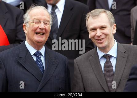 Bildnummer: 52465426 Datum: 20.03.2008 Copyright: imago/Xinhua König Albert II Von Belgien (li.) Und Premierminister Yves Leterme (Belgien) in Brüssel-PUBLICATIONxNOTxINxCHN, Personen , Optimistisch , Freude; premiumd, 2008, Brüssel, Adel, Politik, Politiker, Amtseinführung, Pressetermin; , quer, Kbdig, Gruppenbild, Randbild, gente Foto Stock