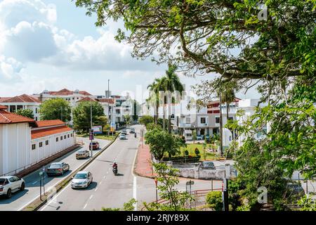 Penang, Malesia - 6 luglio 2023: Vista panoramica di Georgetown Street Foto Stock