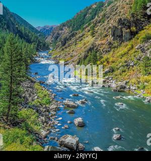 Madison nel fiume beartrap canyon di lee metcalf deserto vicino a norris, montana Foto Stock