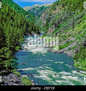 Madison nel fiume beartrap canyon di lee metcalf deserto vicino a norris, montana Foto Stock