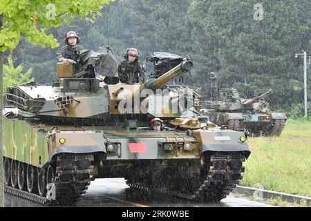 Corea del Sud. 30 gennaio 2016. 23 agosto 2023 - Corea del Sud, Paju-ROK e soldato dell'esercito USA prendono parte a esercitazioni combinate di guerra urbana nel campo di addestramento di Paju vicino alla DMZ, Corea del Sud. L'esercitazione dell'esercito di cinque giorni è iniziata in un campo di addestramento delle operazioni urbane a Paju, 37 chilometri a nord-ovest di Seul, lunedì in connessione con l'esercitazione Ulchi Freedom Shield (UFS) degli alleati che è iniziata lo stesso giorno. (Immagine di credito: © Rok Army via ZUMA Press Wire) SOLO USO EDITORIALE! Non per USO commerciale! Crediti: ZUMA Press, Inc./Alamy Live News Foto Stock