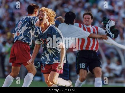 Alexi Lalas dopo che gli Stati Uniti hanno battuto la Colombia nella Coppa del mondo FIFA 1994 Foto Stock