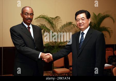 Bildnummer: 52891570 Datum: 15.02.2009 Copyright: imago/Xinhua Präsident Hu Jintao (Re., Cina) und Präsident Amani Abeid Karume (Sansibar) während eines Treffens in Dar es Salaam - PUBLICATIONxNOTxINxCHN , Personen; 2009, Dar es Salaam, Politik, Handschlag, stringi la mano; , quer, Kbdig, Einzelbild, Randbild, People Bildnummer 52891570 Data 15 02 2009 Copyright Imago XINHUA Presidente HU Jintao Right China e Presidente Amani Abeid Karume Zanzibar durante un incontro a dar IT Salaam PUBLICATIONxNOTxINxCHN persone 2009 dar IT Salaam politica Handshake Shake Hands Hands Horizontal Kbdig Single Edge ima Foto Stock