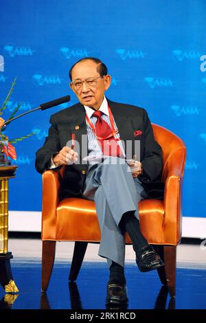 Bildnummer: 52975676 Datum: 17.04.2009 Copyright: imago/Xinhua Fidel Valdez Ramos (Vorsitzender Consiglio di amministrazione BFA) während einer Pressekonferenz zur Boao Forum for Asia (BFA) Conferenza annuale 2009 a Boao - PUBLICATIONxNOTxINxCHN, Personen , premiumd; 2009, Boao, Wirtschaft, Pressekonferenz, Pressetermin; , hoch, Kbdig, Einzelbild, Randbild, People Bildnummer 52975676 Data 17 04 2009 Copyright Imago XINHUA Fidel Valdez Ramos Presidente Consiglio di amministrazione BfA durante una conferenza stampa al Boao Forum for Asia BfA Annual Conference 2009 a Boao PUBLICATIONxNOTxINxCHN People Premiumd 2009 Foto Stock
