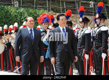 Bildnummer: 53181565 Datum: 06.07.2009 Copyright: imago/Xinhua (090706) - ROMA, 6 luglio 2009 (Xinhua) - il presidente cinese Hu Jintao (R) incontra il primo ministro italiano Silvio Berlusconi a Roma, capitale d'Italia, 6 luglio 2009. (Xinhua/Zhang Yuwei) (zw) PUBLICATIONxNOTxINxCHN People Politik premiumd kbdig xsk (090706) -- ROMA, Juli 6, 2009 (Xinhua) -- Chinese Präsident HU Jintao (R) Meets mit Italienische prime Ministerin Silvio Berlusconi a Roma, Hauptstadt d'Italia, Juli 6, 2009. (Xinhua/Zhang Yuwei) (zw) PUBLICATIONxNOTxINxCHN 2009 quer ie o0 Premierminister, China, Italien, Pre Foto Stock