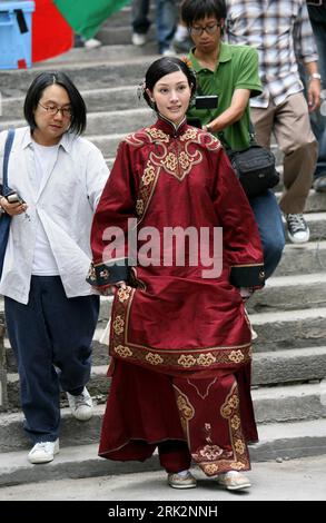 Bildnummer: 53227529  Datum: 28.07.2009  Copyright: imago/Xinhua (090728) -- SHANGHAI, July 28, 2009 (Xinhua) -- Hong Kong actress Michele Monique Reis attends the closing ceremony of Chinese movie  Bodyguards and Assassins  in Shengqiang Film & TV Base in Shanghai, China, July 27, 2009. The Chinese movie  Bodyguards and Assassins  has wrapped up and will debut in December.       (Xinhua/Zhu Liangcheng)  (ly) (4)CHINA-SHANGHAI-BODYGUARDS AND ASSASSINS (CN)  PUBLICATIONxNOTxINxCHN  People Film  kbdig xkg  2009 hoch Highlight o00 Freisteller    Bildnummer 53227529 Date 28 07 2009 Copyright Imago Stock Photo