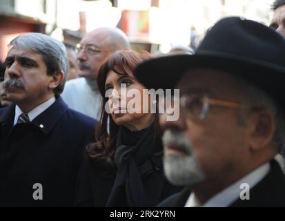 Bildnummer: 53270620  Datum: 18.08.2009  Copyright: imago/Xinhua (090819) -- BUENOS AIRES, Aug. 19, 2009 (Xinhua) -- Argentine president Cristina Fernandez de Kirchner (C) attends a ceremony to  commemorate victims of the 1994 Jewish cultural center bombing in Buenos Aires, capital of Argentina, Aug. 18, 2009. A bomb destroyed the Jewish cultural center in Buenos Aires on July 18, 1994, leaving 80 dead and 200 injured. The anniversary mourning was delayed to August due to recent spread of the  in the country. (Xinhua/Juan Vittori) (zj) (6)ARGENTINA-ATTACK-JEW-ANNIVERSARY  PUBLICATIONxNOTxINxCH Stock Photo