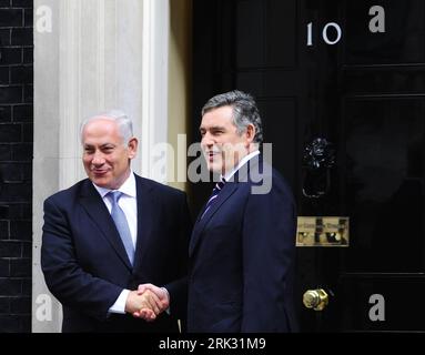 Bildnummer: 53286054 Datum: 25.08.2009 Copyright: imago/Xinhua (090825) -- LONDRA, 25 agosto 2009 (Xinhua) -- il primo ministro israeliano in visita Benjamin Netanyahu (L) incontra il suo omologo britannico Gordon Brown al 10 Downing Street a Londra, capitale della Gran Bretagna, il 25 agosto 2009. (Xinhua/Zeng Yi) (lr) (1)BRITAIN-LONDON-GORDON BROWN-ISRAEL-NETANYAHU-MEET PUBLICATIONxNOTxINxCHN People kbdig xmk 2009 quer highlight premiumd o0 Politik, Großbritannien Bildnummer 53286054 Date 25 08 2009 Copyright Imago XINHUA Londra Aug 25 2009 XINHUA Visiting Israeli prime Minister Benjamin Netanyahu l me Foto Stock