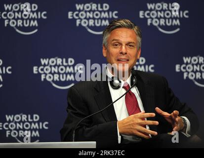 Bildnummer: 53343860  Datum: 11.09.2009  Copyright: imago/Xinhua (090911) -- DALIAN, Sept. 11, 2009 (Xinhua) -- Jon M. Huntsman Jr, US ambassador to China, speaks at the forum focusing on the global dimensions of China s domestic growth at the Annual Meeting of the New Champions 2009 in Dalian, northeast China s Liaoning Province, Sept. 11, 2009. (Xinhua/Li Gang) (ypf) (DAVOS 2009)(7)CHINA-DALIAN-DAVOS-FORUM-CHINA-GROWTH PUBLICATIONxNOTxINxCHN People Politik Wirtschaft Weltwirtschaftsgipfel Weltwirtschaftsforum Wirtschaftsgipfel Wirtschaftsforum Porträt kbdig xdp 2009 quer     Bildnummer 53343 Stock Photo