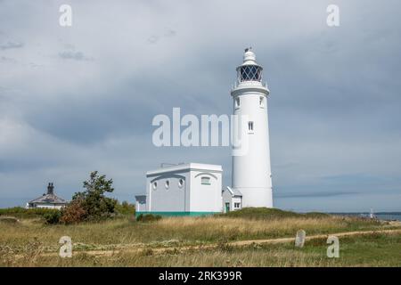 Hurst Point Lighthouse si trova a Hurst Point, nella contea inglese dell'Hampshire, e guida le navi attraverso gli approcci occidentali al Solent Foto Stock