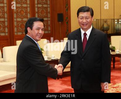 Bildnummer: 53467760  Datum: 30.09.2009  Copyright: imago/Xinhua (090930) -- BEIJING, Sept. 30, 2009 (Xinhua) -- Chinese Vice President Xi Jinping (R) meets with Hoang Binh Quan, chief of the international department of the Communist Party of Vietnam (CPV), in Beijing September 30, 2009. (Xinhua/Pang Xinglei)(dyw) CHINA-BEIJING-XI JINPING-VIETNAMESE GUEST-MEETING (CN) PUBLICATIONxNOTxINxCHN People Politik kbdig xmk 2009 quer     Bildnummer 53467760 Date 30 09 2009 Copyright Imago XINHUA  Beijing Sept 30 2009 XINHUA Chinese Vice President Xi Jinping r Meets With Hoang Binh Quan Chief of The Int Stock Photo