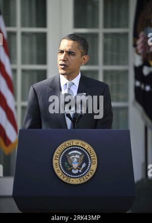 Bildnummer: 53583706 Datum: 06.11.2009 Copyright: imago/Xinhua (091106) -- WASHINGTON, 6 novembre 2009 (Xinhua) -- il presidente degli Stati Uniti Barack Obama fa commenti sulle sparatorie di massa a Washington 6 novembre 2009. Venerdì Obama ha ordinato che le bandiere della Casa Bianca e di altre agenzie federali fossero volate a metà staff fino al Veterans Day come tributo a coloro che sono stati uccisi nella sparatoria di giovedì pomeriggio. (Xinhua/Zhang Yan) (2)US-OBAMA-MILITARY BASE SHOOTING-NOTES PUBLICATIONxNOTxINxCHN People Politik kbdig xsp 2009 hoch o00 Porträt Bildnummer 53583706 Data 06 11 2009 Copyright Foto Stock