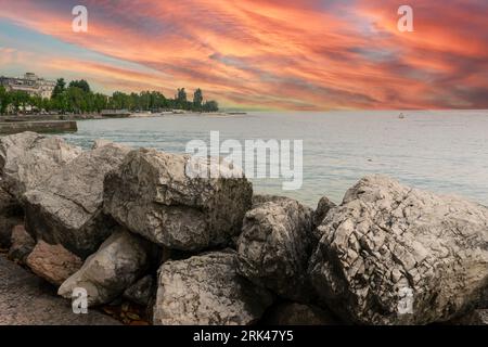 tramonto sul lago di garda, italia Foto Stock