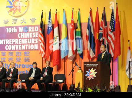 Bildnummer: 53616806  Datum: 20.11.2009  Copyright: imago/Xinhua (091120) -- MANILA, Nov. 20, 2009 (Xinhua) -- Huang Mengfu (R1), vice chairman of the National Committee of the Chinese People s Political Consultative Conference, addresses the opening ceremony of the 10th World Chinese Entrepreneurs Convention (WCEC) in Manila, capital of the Philippines, on Nov. 20, 2009. (Xinhua/Fan Rujun) PHILIPPINES-CHINA-HUANG MENGFU-WCEC PUBLICATIONxNOTxINxCHN People Politik premiumd kbdig xsp 2009 quer     Bildnummer 53616806 Date 20 11 2009 Copyright Imago XINHUA  Manila Nov 20 2009 XINHUA Huang Mengfu Stock Photo