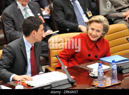 Bildnummer: 53645154  Datum: 04.12.2009  Copyright: imago/Xinhua (091204) -- BRUSSELS, Dec. 4, 2009 (Xinhua) -- United States Secretary of State Hillary Clinton (R) and British Foreign Secretary David Miliband attend the foreign ministers meeting of NATO countries and non-NATO contributors to the International Security Assistance Force (ISAF) in Afghanistan, at the NATO headquarters in Brussels, capital of Belgium, Dec. 4, 2009. (Xinhua/Wu Wei) (zx) (1)BELGIUM-BRUSSELS-NATO-AFGHANISTAN-ISAF PUBLICATIONxNOTxINxCHN People Politik kbdig xmk 2009 quer  o0 Außenministertreffen, Gipfel, Außenministe Stock Photo