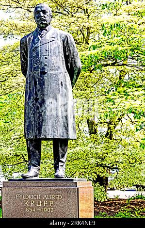 Essen (Germany, NRW): Statue von Friedrich Alfred Krupp vor der Villa Hügel Stock Photo