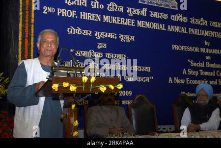 Bildnummer: 53657009 Datum: 09.12.2009 Copyright: imago/Xinhua (091209) -- NUOVA DELHI, 9 dicembre 2009 (Xinhua) -- Premio Nobel il professor Muhammad Yunus (L) tiene un discorso durante la seconda conferenza commemorativa del professor Hiren Mukherjee presso il Parlamento di nuova Delhi, capitale dell'India, 9 dicembre, 2009.(Xinhua/Stringer) (2)INDIA-NEW DELHI-PARLIAMENT-YUNUS-LECTURE PUBLICATIONxNOTxINxCHN People Politik premiumd kbdig xsp 2009 quer o0 Wissenschaft primo ministro indiano Manmohan Singh Bildnummer 53657009 Date 09 12 2009 Copyright Imago XINHUA New Delhi DEC 9 2009 XINHUA Nobel Laureate Profes Foto Stock