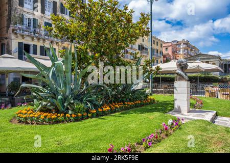 Bust of Georgios Ioannou Rallis, former Prime Minister, next to Kapodistriou Street in the old town of Corfu, Island of Corfu, Ionian Islands, Greece Stock Photo