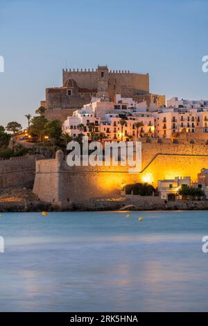 Città vecchia e Cavalieri Castello dei Templari, Peniscola, Comunità Valenciana, Spagna Foto Stock