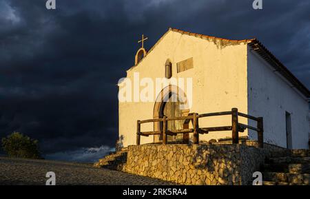 La collina Capela de São Pedro de Castro, Portogallo Foto Stock