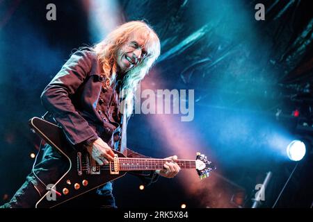 Trondheim, Norvegia. 11 agosto 2023. La band heavy metal britannica Saxon esegue un concerto dal vivo al Sverresborg Folkemuseum di Trondheim. Qui il chitarrista Brian Tatler è visto dal vivo sul palco. (Foto: Gonzales Photo - Tor Atle Kleven). Foto Stock