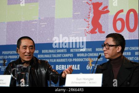 Bildnummer: 53795806 Datum: 14.02.2010 Copyright: imago/Xinhua (100214) -- BERLINO, 14 febbraio 2010 (Xinhua) -- il regista cinese Zhang Yimou (L) e l'attore Sun Honglei partecipano a una conferenza stampa per promuovere il film di Zhang A Woman, a Gun and a Noodle Shop al 60° Berlinale International Film Festival di Berlino, in Germania, 14 febbraio 2010. (Xinhua/Luo Huanhuan) (ypf) (3)GERMANIA-BERLIN-FILM FESTIVAL-CHINA-ZHANG YIMOU PUBLICATIONxNOTxINxCHN People Film 60. Internationale Filmfestspiele Berlinale Berlin PK premiumd kbdig xsp 2010 quer o0 San qiang pai an jing qi Bildnummer 53795806 Data 14 02 2010 Co Foto Stock