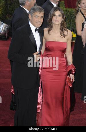 Bildnummer: 53840855  Datum: 07.03.2010  Copyright: imago/Xinhua (100308) -- HOLLYWOOD, March 8, 2010 (Xinhua) -- Actor George Clooney and Elisabetta Canalis arrive for the 82nd Academy Academy ceremony at the Kodak Theater in Hollywood, California, the United States, March 7, 2010. (Xinhua/Qi Heng) (zw) (14)US--HOLLYWOOD-OSCARS-ARRIVALS PUBLICATIONxNOTxINxCHN People Film 82. Annual Academy Awards Oscar Oscars Hollywood kbdig xcb 2010 hoch premiumd o0 Frau, Familie, Freundin    Bildnummer 53840855 Date 07 03 2010 Copyright Imago XINHUA  Hollywood March 8 2010 XINHUA Actor George Clooney and El Stock Photo