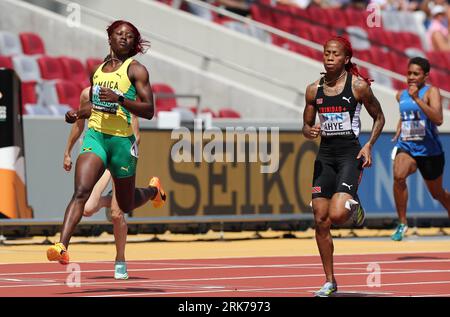 Shericka JACKSON di JAM e Michelle-Lee AHYE di TTO Heat 4 e 100 METRI DONNE durante i Campionati mondiali di atletica leggera 2023 il 20 agosto 2023 al Nemzeti Atletikai Kozpont di Budapest, Ungheria - foto Laurent Lairys / DPPI Foto Stock