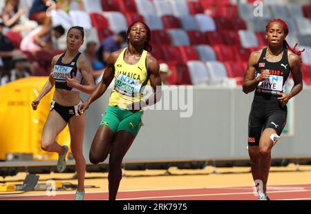 Shericka JACKSON di JAM e Michelle-Lee AHYE di TTO Heat 4 e 100 METRI DONNE durante i Campionati mondiali di atletica leggera 2023 il 20 agosto 2023 al Nemzeti Atletikai Kozpont di Budapest, Ungheria - foto Laurent Lairys / DPPI Foto Stock