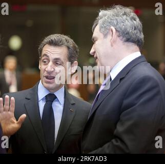 Bildnummer: 53893204 Datum: 26.03.2010 Copyright: imago/Xinhua (100326) -- BRUXELLES, 26 marzo 2010 -- il presidente francese Nicolas Sarkozy (L) parla con il primo ministro britannico Gordon Brown all'inizio del secondo giorno di un vertice dei leader dell'Unione europea nella sede dell'Unione europea a Bruxelles, capitale del Belgio, 26 marzo 2010. (Xinhua/Thierry Monasse) (ypf) (6)VERTICE UE-BRUXELLES PUBLICATIONxNOTxINxCHN Politik People EU Gipfel Brüssel premiumd xint kbdig xng 2010 quadrat Bildnummer 53893204 Data 26 03 2010 Copyright Imago XINHUA Asher Bruxelles marzo 26 2010 Presidente francese Nicola Foto Stock