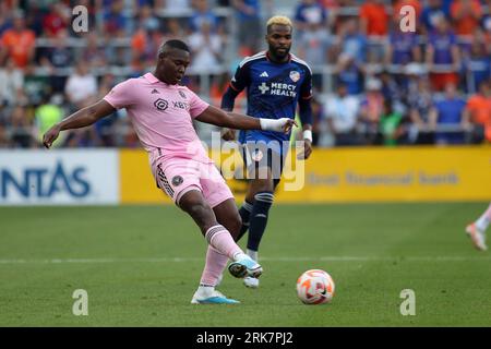 23 agosto 2023: Kamal Miller dell'Inter Miami CF gioca la palla durante una partita di calcio della Lamar Hunt US Open Cup tra FC Cincinnati e Inter Miami CF al Nippert Stadium di Cincinnati, Ohio. Kevin Schultz/CSM Foto Stock