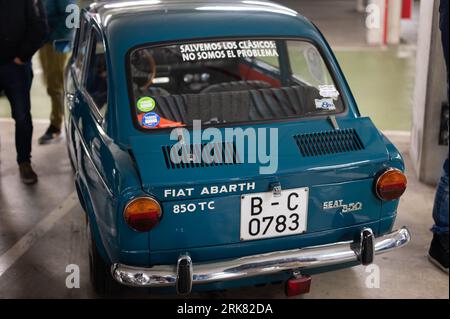 Vista posteriore di una classica vettura sportiva spagnola, la Seat 850 TC con motore Fiat Abarth Foto Stock
