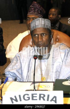 Bildnummer: 54028759 Datum: 05.05.2010 Copyright: imago/Xinhua il presidente nigeriano Umaru Yar adua partecipa all'undicesima sessione ordinaria dell'Assemblea dell'Unione Africana (UA) presso il Centro Congressi Internazionale di Sharm El-Sheikh a Sharm El-Sheikh, Egitto, in questa foto scattata il 30 giugno 2008. Il presidente nigeriano Umaru Yar Adua è morto il 5 maggio 2010, ha riferito la TV nigeriana. (Xinhua/Xu Suhui) (zw) (1)NIGERIA-PRESIDENT-DEAD PUBLICATIONxNOTxINxCHN People Politik kbdig xcb 2010 hoch premiumd xint Bildnummer 54028759 Date 05 05 2010 Copyright Imago XINHUA il presidente nigeriano Umaru Yar Adua partecipa Foto Stock