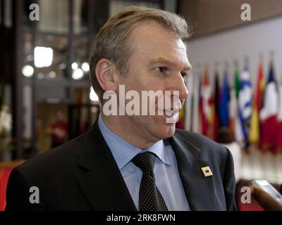 Bildnummer: 54032893  Datum: 08.05.2010  Copyright: imago/Xinhua (100508) -- BRUSSELS, May 8, 2010 -- Belgian Prime Minister Yves Leterme leaves after an emergent euro zone summit at the headquarters of the European Council in Brussels, capital of Belgium, May 8, 2010. Leaders of the 16 euro zone countries have pledged to ensure the stability of the area by all means amid mounting concerns that the Greek debt crisis will destabilize the currency. (Xinhua/Thierry Monasse) (wjd) BELGIUM-BRUSSELS-EURO ZONE-SUMMIT PUBLICATIONxNOTxINxCHN People Politik Brüssel EU Sondergipfel Griechenlandhilfe Grie Stock Photo