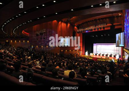 Bildnummer: 54059918 Datum: 19.05.2010 Copyright: imago/Xinhua (100519) -- KUALA LUMPUR, 19 maggio 2010 (Xinhua) -- il sesto Forum economico islamico mondiale apre a Kuala Lumpur, capitale della Malesia, 19 maggio 2010. Il forum con più di 2.500 partecipanti è iniziato mercoledì. (Xinhua/li Xueqing) (jl) (1)MALESIA-KUALA LUMPUR-ISLAMIC ECONOMIC FORUM-OPEN PUBLICATIONxNOTxINxCHN Wirtschaft premiumd xint kbdig xsk 2010 quer o0 totale Gebäude Bildnummer 54059918 Data 19 05 2010 Copyright Imago XINHUA Kuala Lumpur 19 maggio 2010 XINHUA il vi Forum economico islamico mondiale apre A Kuala Lumpur CA Foto Stock