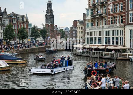 RICCIARDO Daniel (aus), pilota della Scuderia AlphaTaurii, che presenta l'asta #DirectFromTheGrid Catawiki.com su un canale di Amsterdam, a bordo di una barca con la sua ex Toro Rosso STR7, durante il Gran Premio d'Olanda di Formula 1 2023 Heineken, tredicesima prova del Campionato del mondo di Formula 1 2023 dal 25 al 28 agosto, 2023 sul circuito di Zandvoort, a Zandvoort, Paesi Bassi Foto Stock