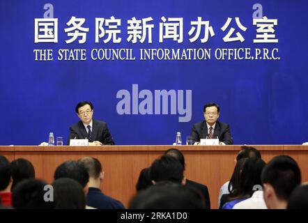 Bildnummer: 54253704 Datum: 26.07.2010 Copyright: imago/Xinhua (100726) -- PECHINO , 26 luglio 2010 (Xinhua) -- Gao Hucheng (L), Vice Ministro del commercio cinese, e Chen Wu, Vice Presidente della regione autonoma del Guangxi Zhuang della Cina sud-occidentale, partecipa a una conferenza stampa sul 7° China-ASEAN Expo e China-ASEAN Business and Investment Summit a Pechino, capitale della Cina, 26 luglio 2010.(Xinhua/Ren Zhenglai) (zf) (4)CHINA-BEIJING-CHINA-ASEAN EXPO-PRESS CONFERENCE (CN) PUBLICATIONxNOTxINxCHN People Politik Wirtschaft kbdig xsp 2010 2010 Imagquer Bildnummer 54253704 Data 26 Foto Stock