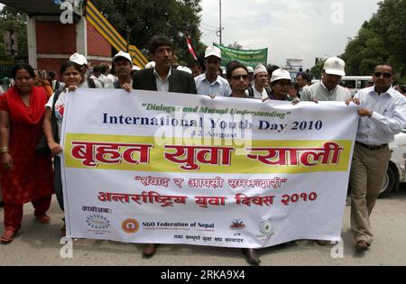 Bildnummer: 54293183 Datum: 12.08.2010 Copyright: imago/Xinhua (100812) -- KATHMANDU, 12 agosto 2010 (Xinhua) -- giovani studenti nepalesi partecipano alla marcia per celebrare la giornata internazionale della gioventù a Kathmandu, capitale del Nepal, 12 agosto 2010. Il Nepal ha osservato la giornata internazionale della gioventù giovedì. Il 17 dicembre 1999, l'Assemblea generale delle Nazioni Unite ha approvato la raccomandazione nella sua risoluzione n. 54/120 secondo cui il 12 agosto dovrebbe essere dichiarato giornata internazionale della gioventù. (Xinhua/Bimal Gutam) (wh) NEPAL-CELEBRAZIONI INTERNAZIONALI DELLA GIOVENTÙ PUBLICATIONxNOTxINxCHN Gesellschaft Jugend Kind Jugendtag o0 Internationaler Tag der Foto Stock