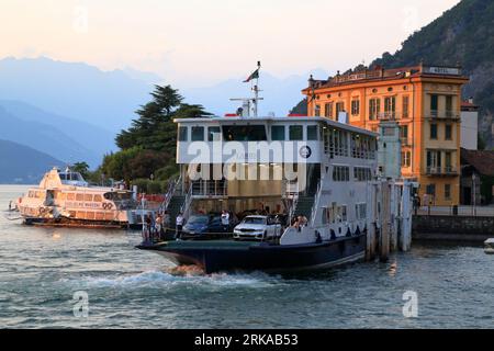 Traghetto per auto traghetto traghetto "Lario", Varenna, Lago di Como (Lago di Como), Italia Foto Stock