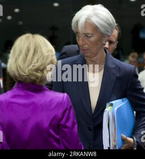 Bildnummer: 54409293  Datum: 07.09.2010  Copyright: imago/Xinhua (100907) -- BRUSSELS, Sept. 7, 2010 (Xinhua) -- French Minister of Economy, Industry and Employment Christine Lagarde (R) talks with Spanish Minister of Economy and Finance Elena Salgado Mendez prior to the Economic and Financial Affairs Council meeting at the EU headquarters in Brussels, capital of Belgium, on Sept. 7, 2010. (Xinhua/Thierry Monasse) (zcq) BELGIUM-EU-ECONOMY-FINANCE PUBLICATIONxNOTxINxCHN Wirtschaft Politik People Treffen EU Finanzminister EcoFin Premiumd xint kbdig xub 2010 quadrat     Bildnummer 54409293 Date 0 Stock Photo