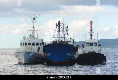 Bildnummer: 54420450  Datum: 12.09.2010  Copyright: imago/Xinhua  OKINAWA, Sept. 12, 2010 (Xinhua) -- The detained Chinese fishing trawler is flanked by two Japanese Coast Guard vessels during an investigation by Japanese authorities near Ishigaki Island in Okinawa Prefecture of Japan Sept. 12, 2010. Japanese authorities on Sunday morning towed the Chinese fishing boat to the sea near Ishigaki island in Okinawa Prefecture to recapture the situation when it collided with two patrol ships of Japanese Coast Guard off Diaoyu Islands in the East China Sea on Tuesday. China is firmly opposed to any Stock Photo