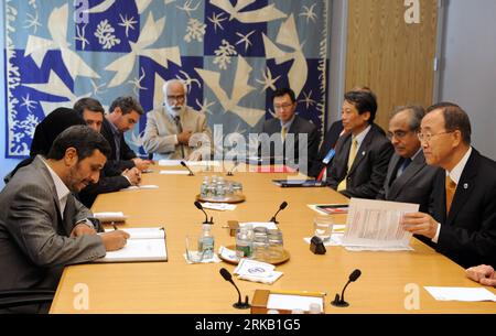 Bildnummer: 54443418  Datum: 19.09.2010  Copyright: imago/Xinhua NEW YORK, Sept. 19, 2010 (Xinhua) -- UN Secretary-General Ban Ki-moon (1st R) meets with Iranian President Mohamoud Ahmadinejad (1st L) at the UN headquarters in New York, the United States, Sept. 19, 2010. Ahmadinejad was here to attend a U.N. summit on the Millennium Development Goals and the 65th Session of the UN General Assembly. (Xinhua/Shen Hong) US-UN CHIEF-IRANIAN PRESIDENT-MEETING PUBLICATIONxNOTxINxCHN People Politik premiumd xint kbdig xkg 2010 quer    Bildnummer 54443418 Date 19 09 2010 Copyright Imago XINHUA New Yor Stock Photo