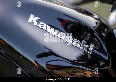 Una moto Kawasaki Z1000, messa a fuoco selettiva ravvicinata. Foto Stock